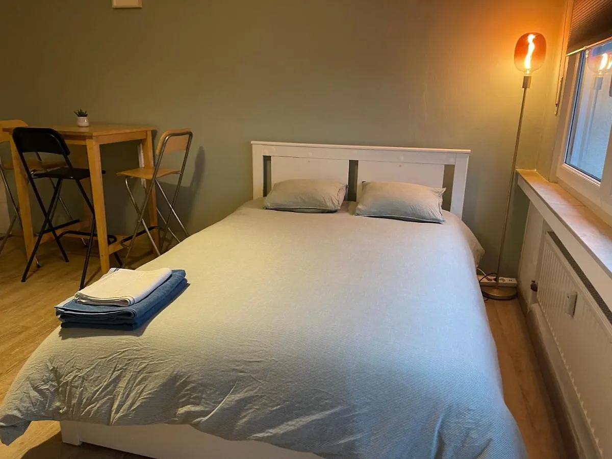 Studio Luxembourg Train Station Apartment